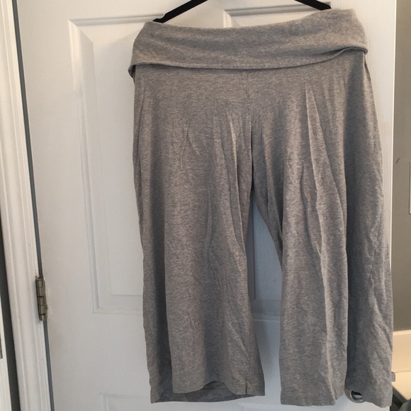 Liz Lange maternity soft jersey cotton Capris - Picture 1 of 3